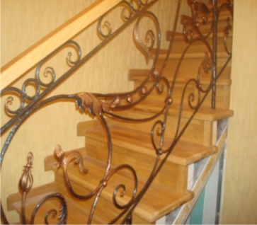 Металлические перила лестницы для дома